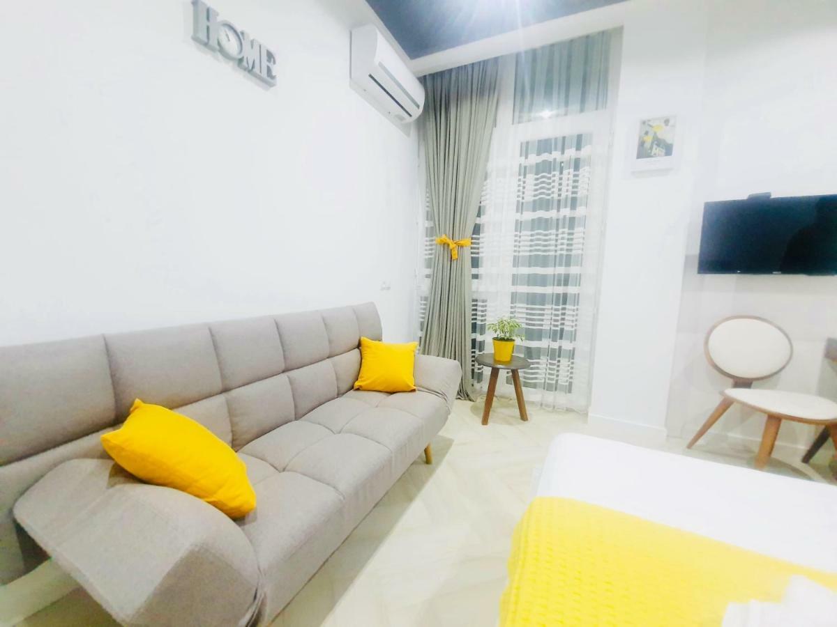 Yellow Room With Sea View Махінджаурі Екстер'єр фото